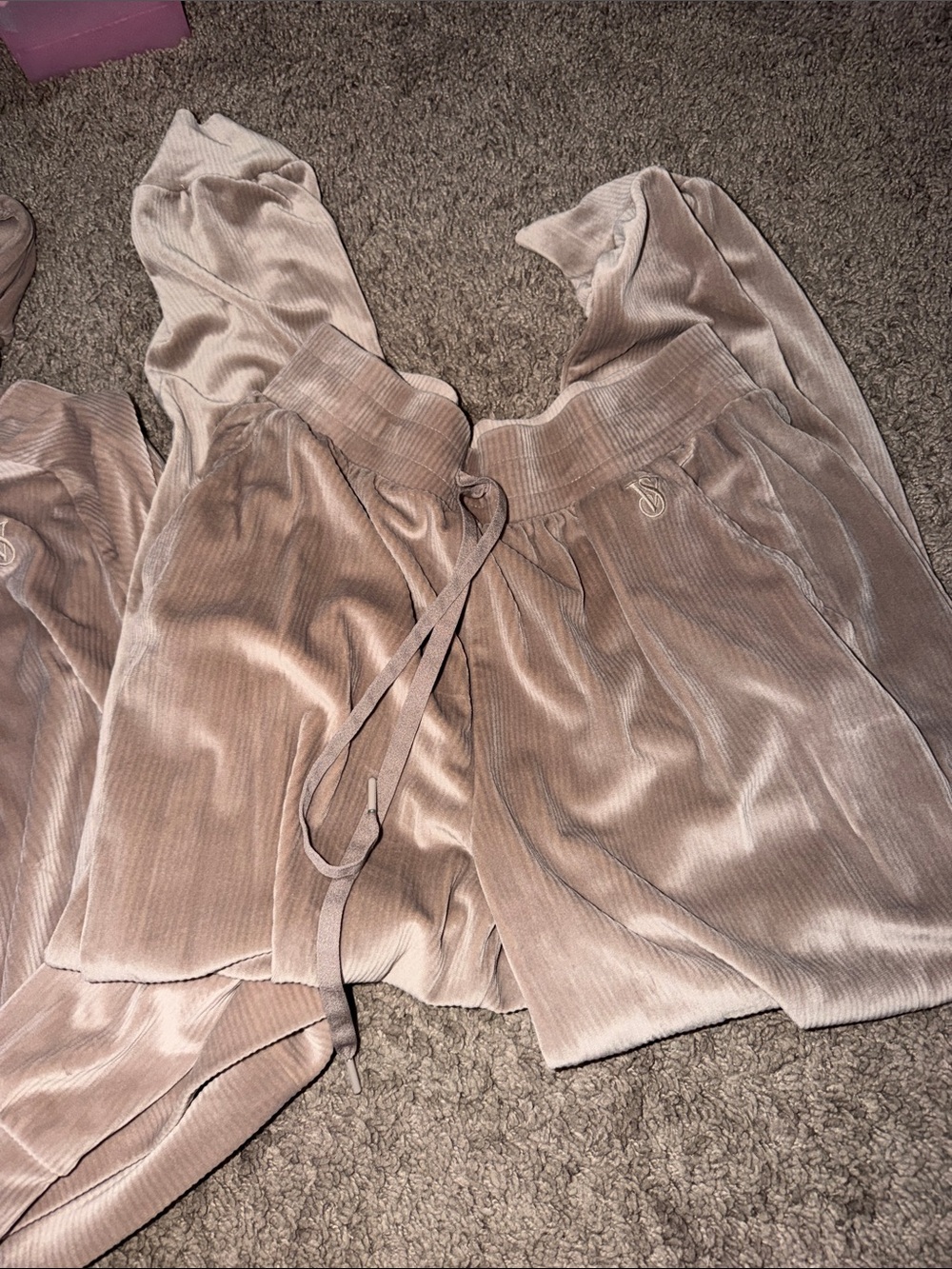 Victoria secret’s Velour Hooded Lounge Set - Dusty Mauve - Picture 7 of 9